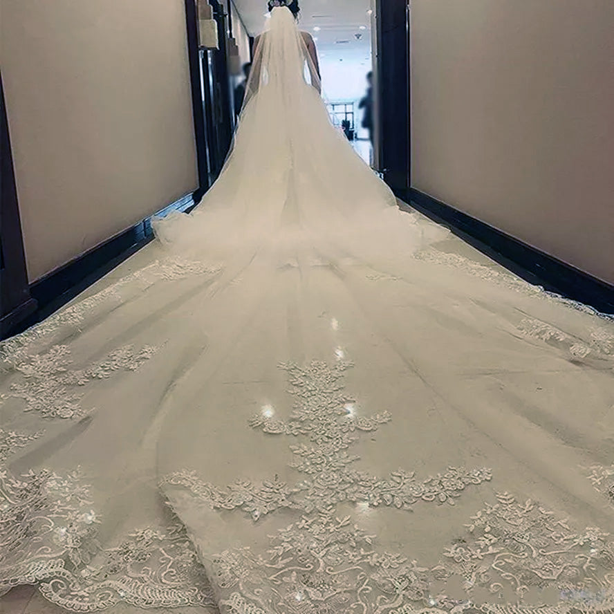 V-4355 One Layer Wedding Veil With Lace Edge