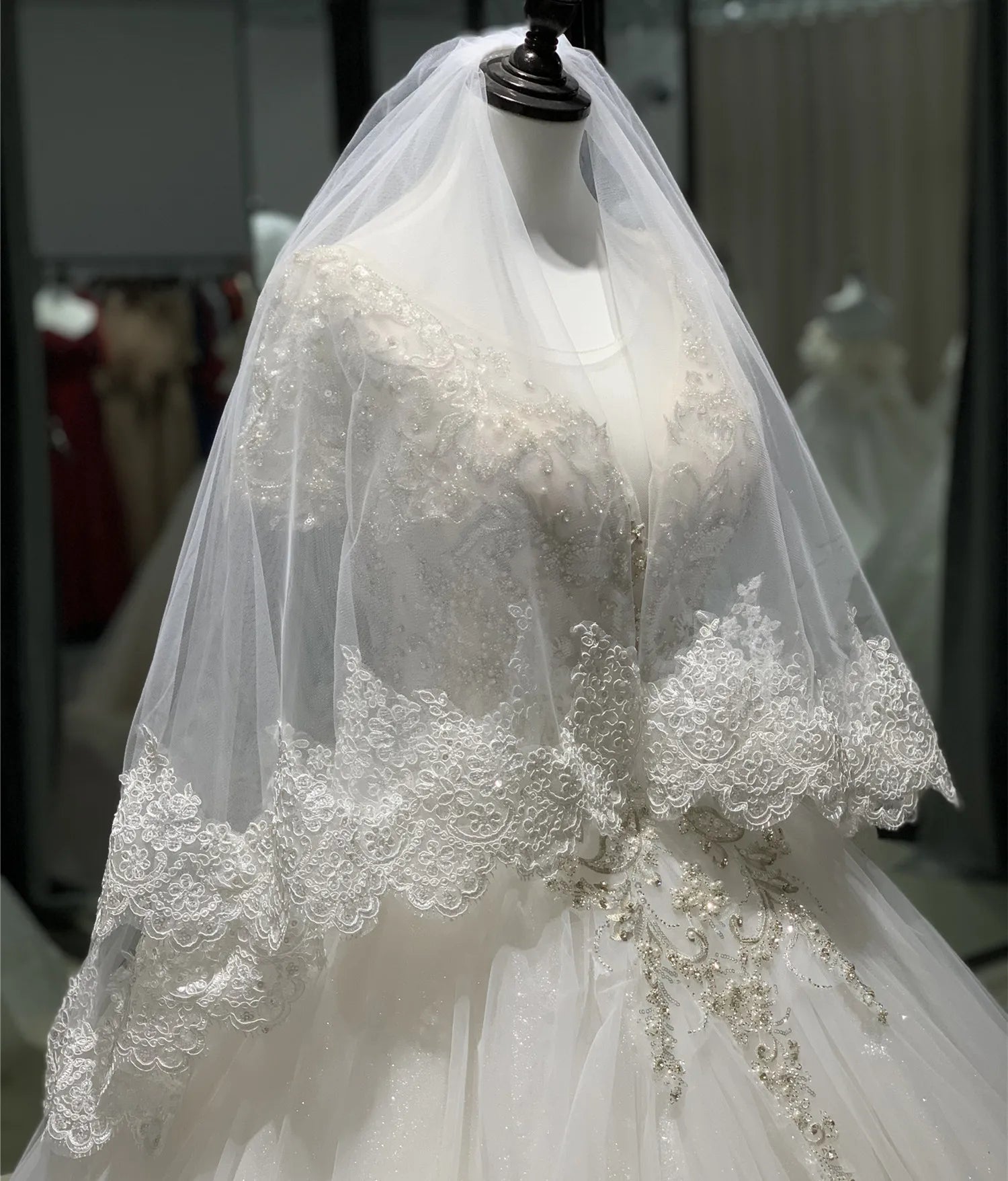 V-4821 Mid Length Bridal Veil with Lace and Pearl Bead Edge