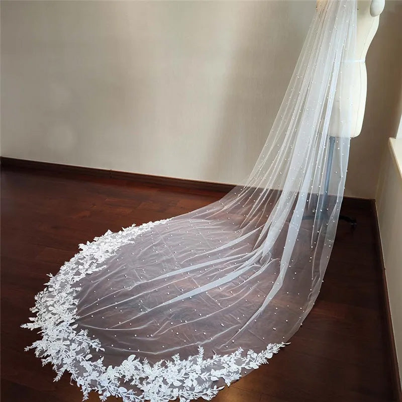 V-0148 Wedding Veil with Pearls and Lace Edge